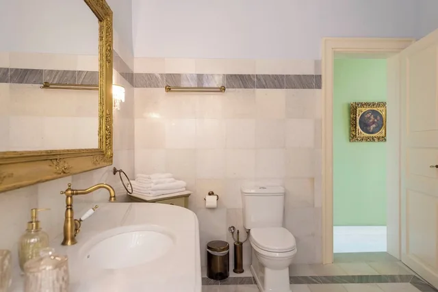 1 Bedroom, Royal, Double Bed, Bay View، Villa Maria 6/8