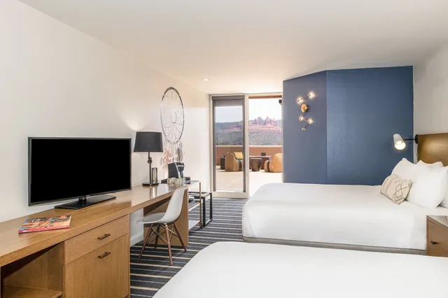 Red Rocks, 2 Queen Beds, with View, High Floor، Sky Rock Sedona, a Tribute Portfolio Hotel 2/6