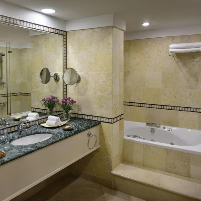 جناح رئاسي، Movenpick Resort and Spa Dead Sea 2/3