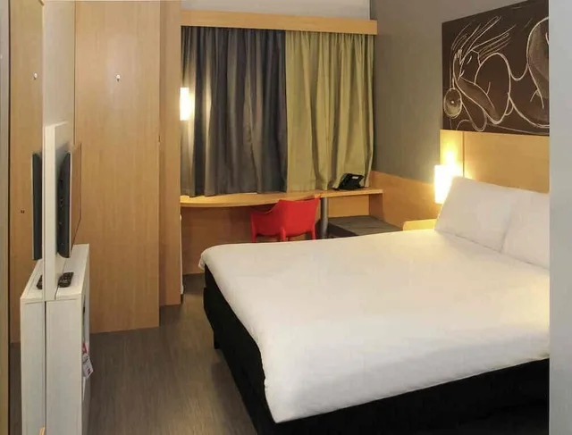 Standard, Double Bed, Ibis Jatai Hotel 5/8