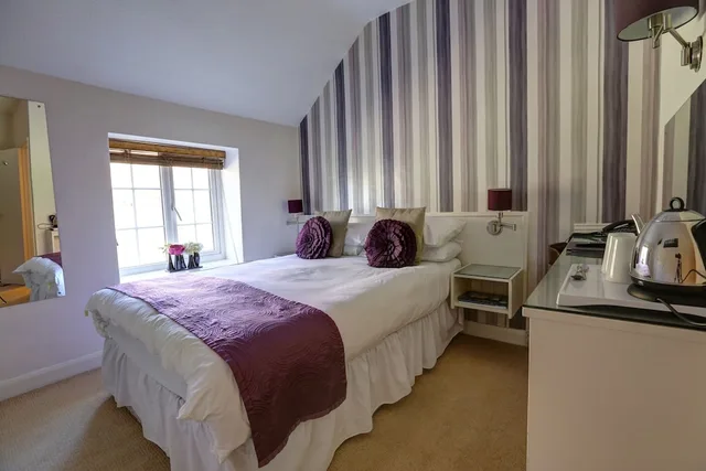 غرفة قياسية بسرير مزدوج، Manor Court Hotel 3/3