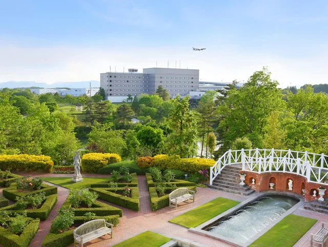 غرفة اقتصادية، Hiroshima Airport 3/3