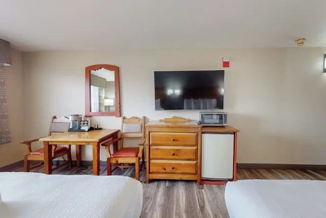 Standard, 2 Queen Beds, Pet Friendly, Best Western Plus Rio Grande Inn 7/10
