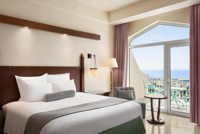 Room, King Bed, Pool and Ocean View، Wyndham Garden Salalah Mirbat 2/5