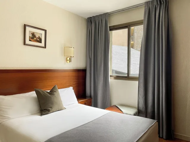 غرفة رباعية بسرير كوين بإطلالة على الجبل، Pierre & Vacances Hotel Coray Andorra 2/6