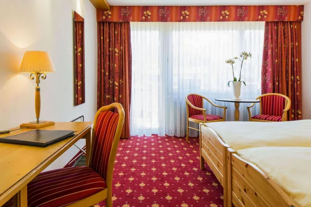 Room, Double Bed, Balcony, South Wing، Hotel Excelsior 3/5