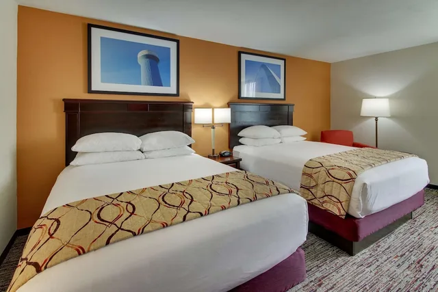 غرفة بسريرين كوين لذوي الإعاقة، Pear Tree Inn St Louis Arnold 3/5