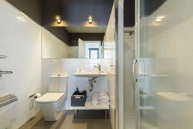 شقة بأربعة أسرّة بغرفتي نوم مع أريكة، Comet Suites Elvira 9/10