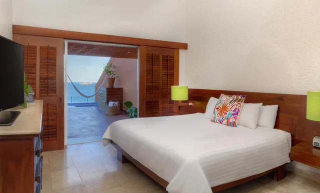 Junior Suite, Las Brisas Ixtapa 1/2