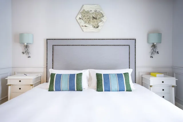 جناح بسرير كينج بشرفة مع أريكة، Manzi Hotel & Spa 1/8