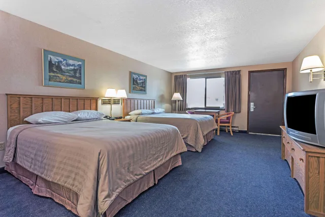 غرفة بسريرين كوين للمدخنين، Travelodge by Wyndham Pioneer Villa 1/3