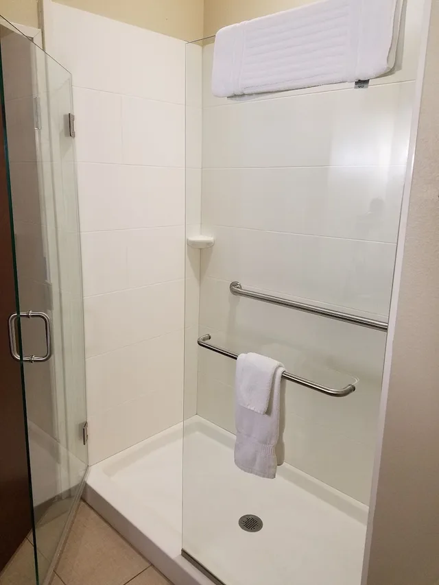 Suite, King Bed, Sofa, Xl، Comfort Inn & Suites West - Medical Center 8/10