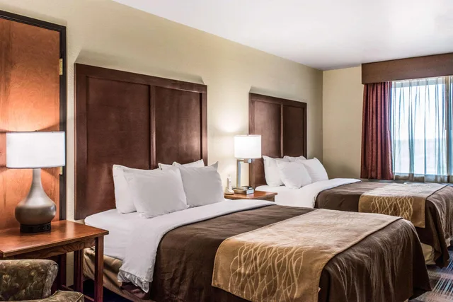 غرفة بسريرين كوين لذوي الإعاقة، Comfort Inn Suites Sheridan 1/1