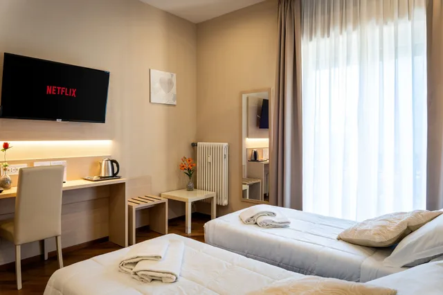 غرفة بسريرين منفصلين، Hotel Victoria Cuneo 5/10