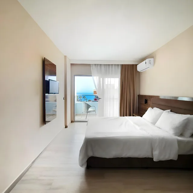 غرفة بإطلالة على البحر بشرفة مفردة بسرير مزدوج، Ozgur Bey Spa Hotel 1/2