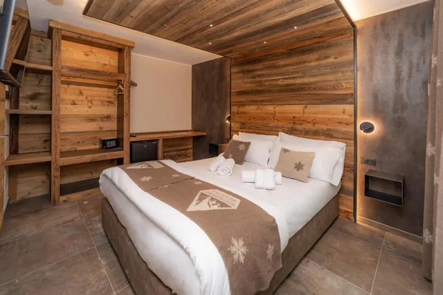 Room, Double Bed, Hermitage 5/6