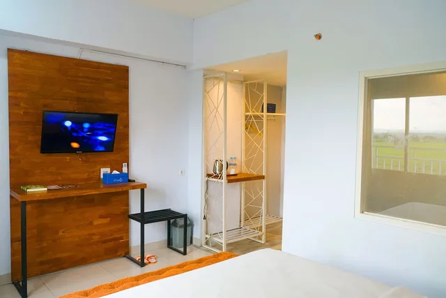 غرفة تنفيذية بسرير كوين، De La Charis Hotel by Waringin Hospitality 4/6