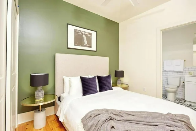 Guest Room, Queen Bed, Shared Kitchen، The Louie Hotel New Orleans, Belvilla District 6 Formerly Sonder 2/10