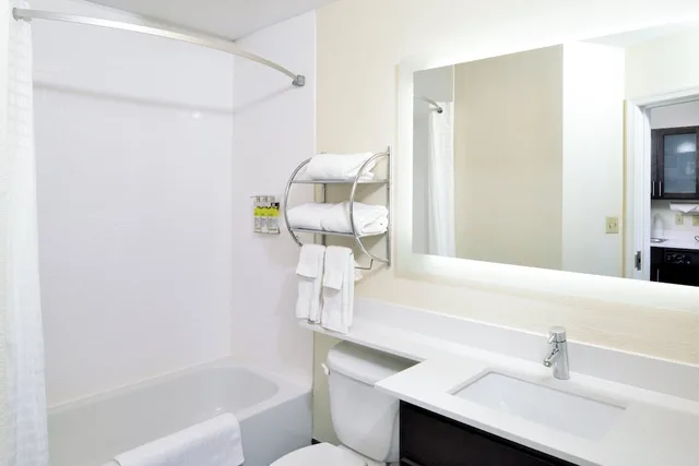 جناح استوديو بسرير فردي، Candlewood Suites Winchester 7/7