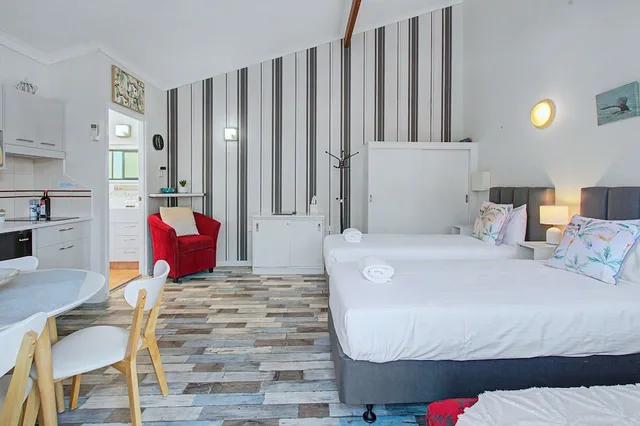 Studio, King Bed, Beach Side، Boat Harbour Studio Apartments and Villas 2/7