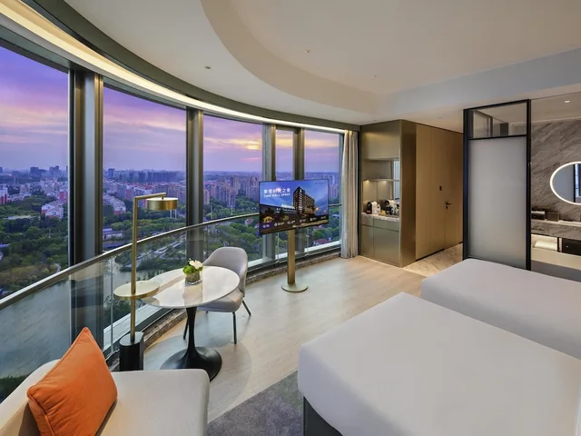 Deluxe, Twin Beds, Novotel Shanghai Wanyuan 5/6