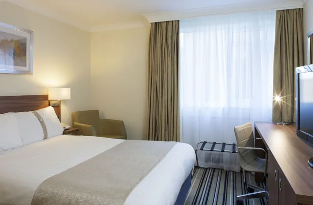 غرفة قياسية بسرير مزدوج، Holiday Inn Leeds Wakefield M1 Jct.40, an IHG Hotel 1/8
