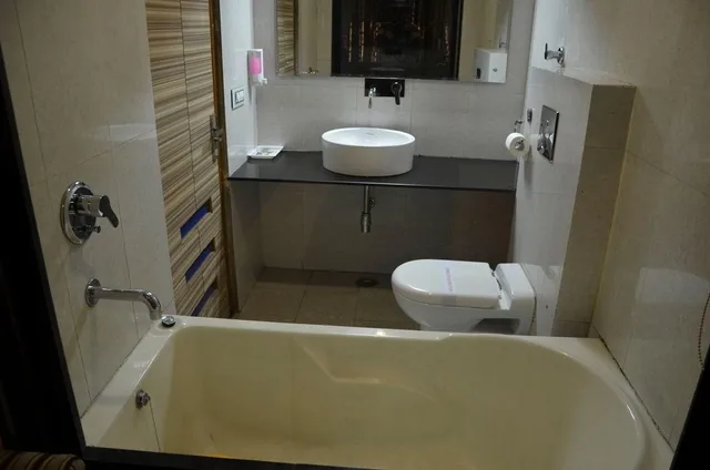 Super, Deluxe، Hotel Citi Heights 3/3