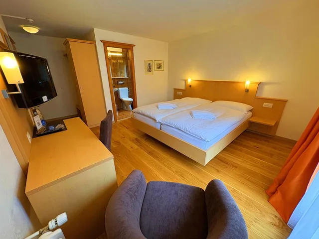 Comfort, Double Bed, Madrisa Lodge 3/7