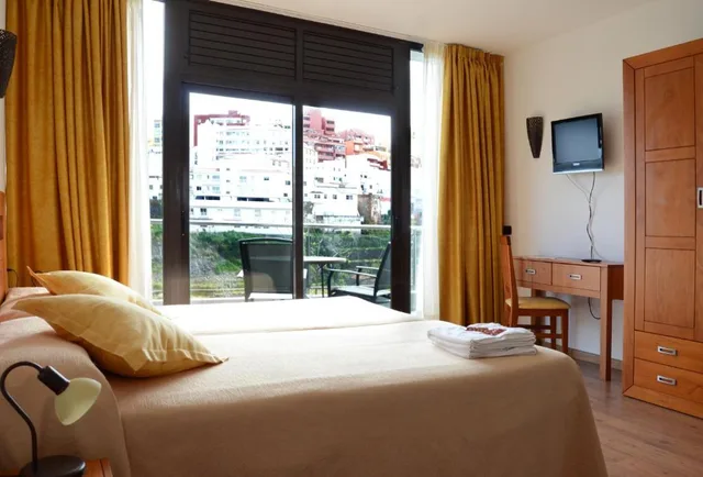 جناح جونيور، Bentor Rural Hotel 1/8