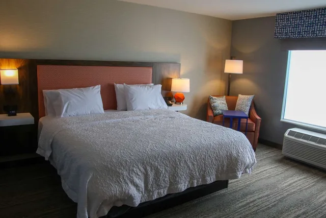 غرفة بسرير كينج، Hampton Inn and Suites Olean 1/2