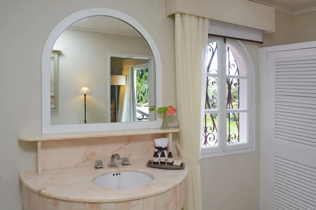 جناح بسريرين كينج بغرفتي نوم، The Fairmont Royal Pavilion 5/7