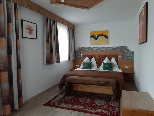 غرفة كومفورت بسرير كوين، Pension Ballwein 4/9