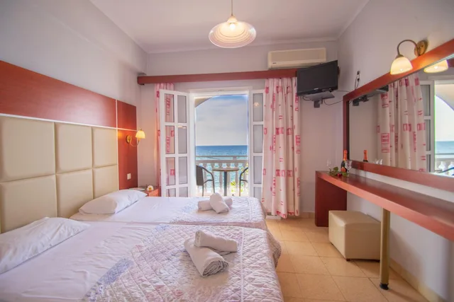 Standard, Double or Twin Bed, Lateral Side Sea View، Agoulos Inn 2/9