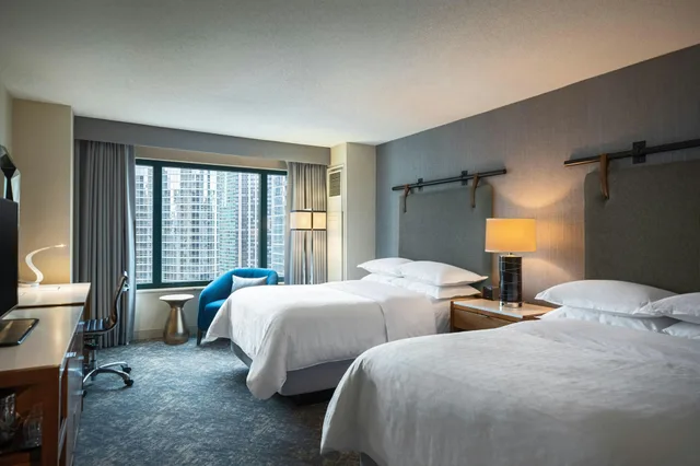 غرفة كلوب، Sheraton Grand Chicago Riverwalk 1/3