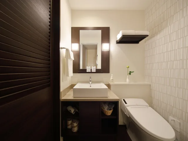 Room, Double Bed, Red Roof Inn And Suites Osaka Namba Nippombashi 10/10