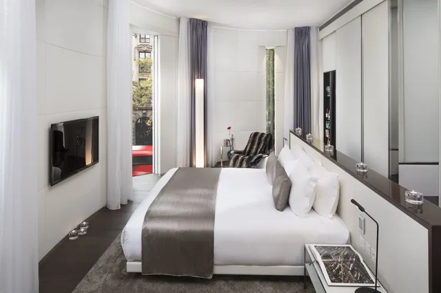 Beyond Me, Suite, King Bed, Panoramic City View، Me London Hotel 6/15