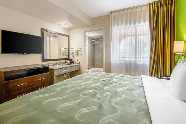 جناح بسرير كينج، Quality Inn & Suites Jacksonville-Baymeadows 2/3