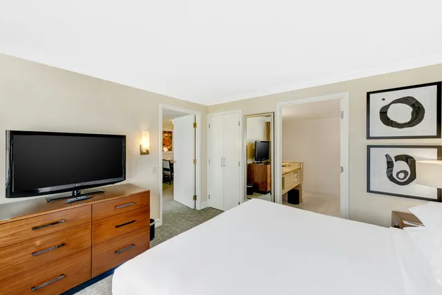 جناح ركني بسريرين مزدوجين بشرفة، Embassy Suites by Hilton Anaheim Orange 2/5
