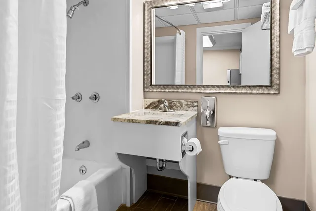 جناح بسرير كينج، Best Western Forest Inn 4/5