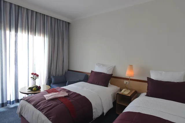 غرفة بسرير مزدوج بإطلالة على البحيرة، Mercure Ismailia Forsan Island Hotel 7/9