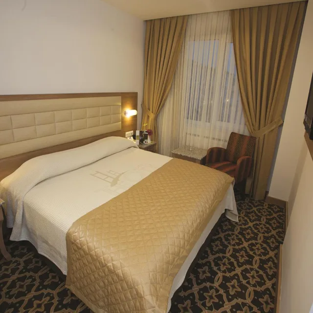 غرفة قياسية بسرير مزدوج أو سريرين منفصلين، The City Hotel 2/5