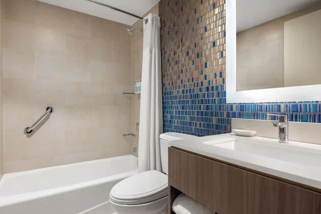 جناح بسريرين مزدوجين بغرفة نوم واحدة لذوي الإعاقة، Courtyard New York Manhattan Chelsea 2/2