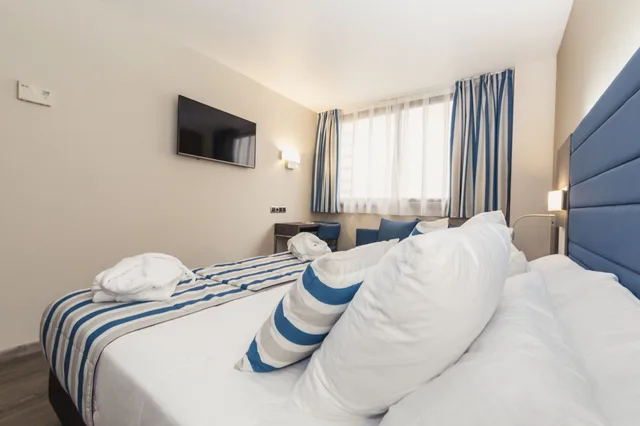 غرفة سوبيريور بسرير مزدوج، Hotel Ronda Lesseps 3/10