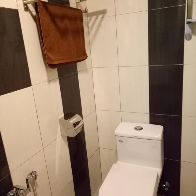 جناح ثلاثي، Hotel Sri Bernam 8/10