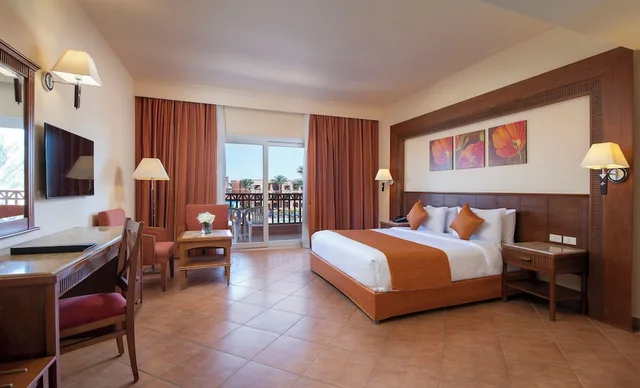 غرفة عائلية ثلاثية بسرير كوين مع أريكة، Charmillion Club Aqua Park 1/10
