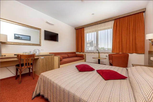 غرفة بسرير مزدوج، INFO HOTEL 5/10