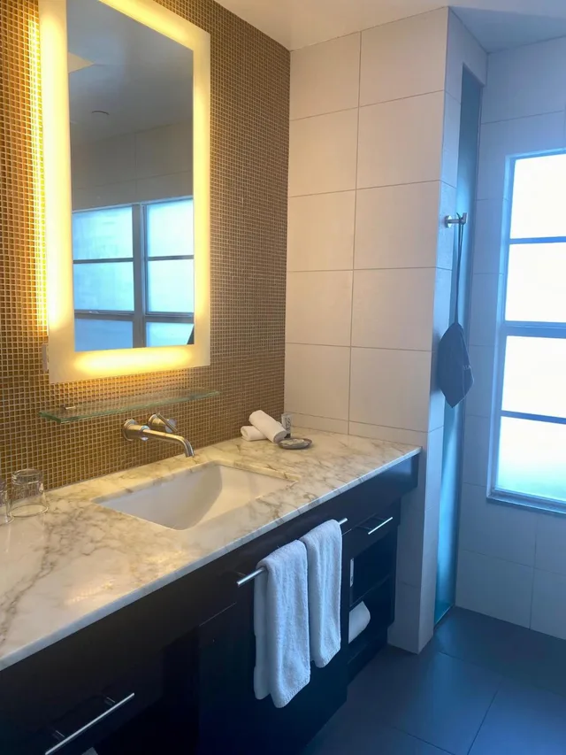 Penthouse Suite, King Bed, Ocean View, Sofa، Hotel Breakwater South Beach 1/2