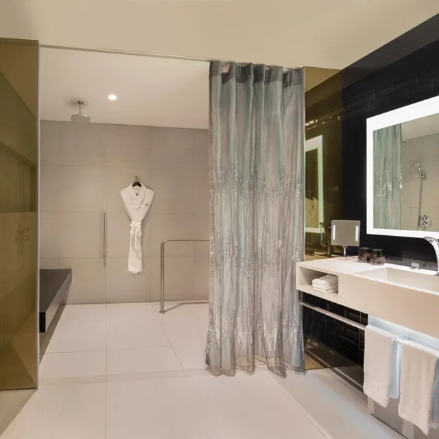 1 Bedroom, Supreme, Suite, King Bed, High Floor، W Bangkok Hotel 10/10