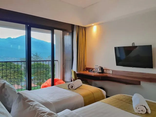 غرفة سوبيريور بسريرين منفصلين بشرفة، The Batu Hotel & Villas 1/3