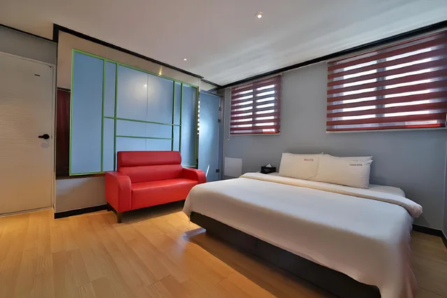 Deluxe, Hermes Hotel 2/2